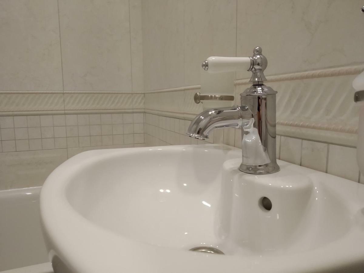 Vip Apartament Gomel Apartment Ngoại thất bức ảnh